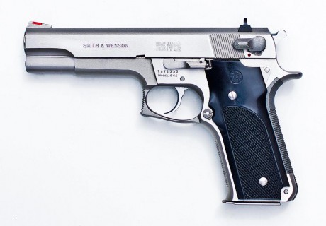 Se cambiaría por armas de mi interés como : pistola del 9mm para IPSC , Manurhín MR73 Mactch del 38 o 11