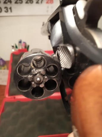 Vendo revolver Smith Wesson K 14-3, calibre 38, magnífico estado tanto de mecánica como el pavonado.
Lo 10