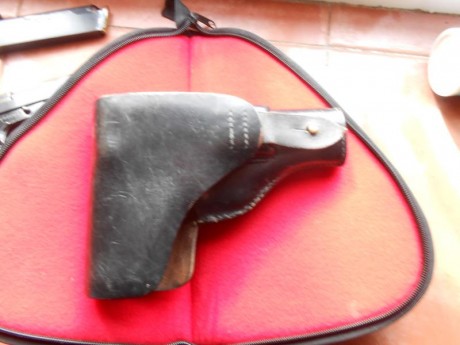 Vendo pistola Star BKM 9MM Parabelum con funda cuero oficial y dos cargadores está en muy buen estado 01
