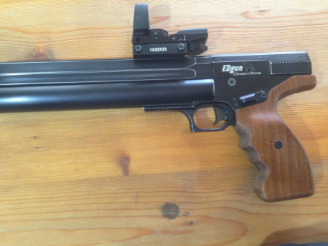 SE VENDE PISTOLA CALIBRE 5,5 MARCA EDGUN VELEZ, COMPRADA EN AGOSTO 2017.
 INCLUIDA BOTELLA, ESTACION Y 01