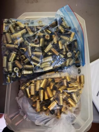 vendo vainas del calibre 40 casi todas de 1 solo tiro máximo 2 desempistonadas de varias marcas tengo 01
