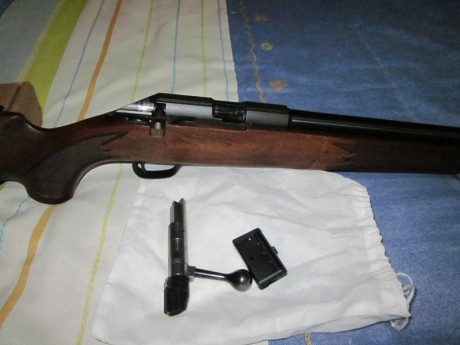 Hola.
Pongo a la venta una carabina de la marca SAKO modelo P94 -S calibre 22.
Cañón pesado, flotante, 01