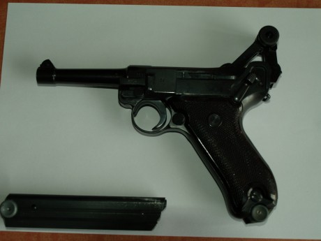 Eso vendo pistola P-08 de 1940- S42, 9mm, Luger con sus dos cargadores con su numeración   correlativa 00
