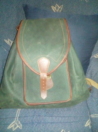 En perfecto estado lo compré el año pasado pensando en darle uso pero no a sido así, como digo nuevo usado 20
