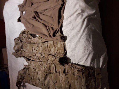 Atención puesto 2 veces..solo estrenado 
Se compone de chaqueta y forro polar desmontable  más pantalón 00