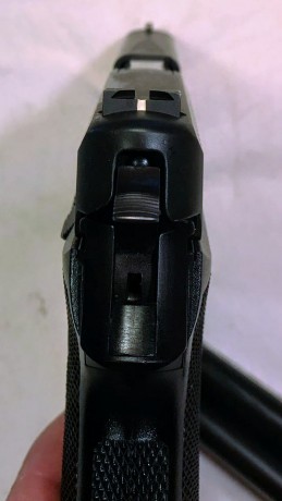 Se vende Sig Sauer P-220, calibre 45 ACP, con dos cargadores. Estado Impecable.
350 euros envío incluido 01