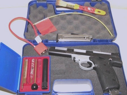 Vendo Smith  &  Wesson M1 22 LR con maletin y dos cargadores .
Arma en perfecto estado Muy poco usada 02