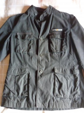 Hola a todos, sigo vaciando armarios, en este caso vendo una chaqueta tres cuartos de Springfield tipo 01