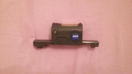 Rifle practicamente nuevo, apenas tiros, con 3 cargadores. Dos de 2 tiros y otro de 5
Lleva visor Zeiss 11