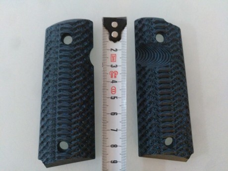 Por error compré unas cachas de G10 azules para la Colt officer.

Completamente nuevas.

Las vendo por 01