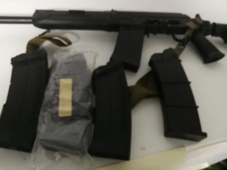 Vendo una escopeta saiga, va con 5 cargadores, 2 culatas, original más la que se ve en las fotos y correa.
900 01