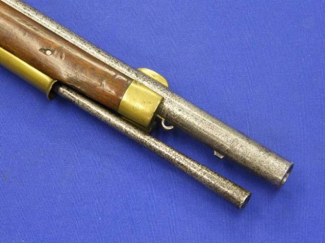 Voy a colocar unas fotos de un arma larga alemana de llave de mecha del siglo XVI. 62