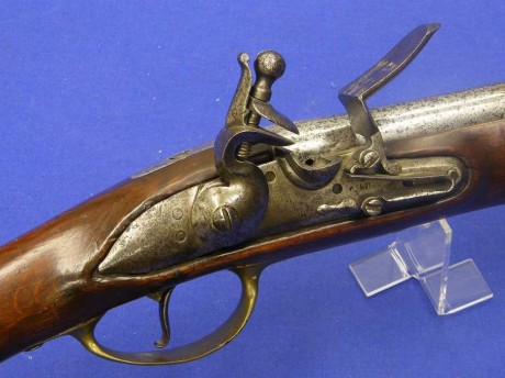 Voy a colocar unas fotos de un arma larga alemana de llave de mecha del siglo XVI. 60