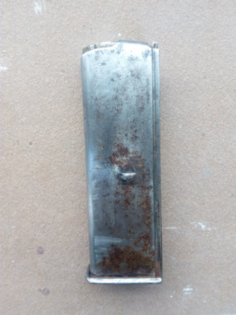 Buenos dias.
Pido opinión para identificar este cargador tipo Mauser, podría ser de Asta F, 903...
El 02