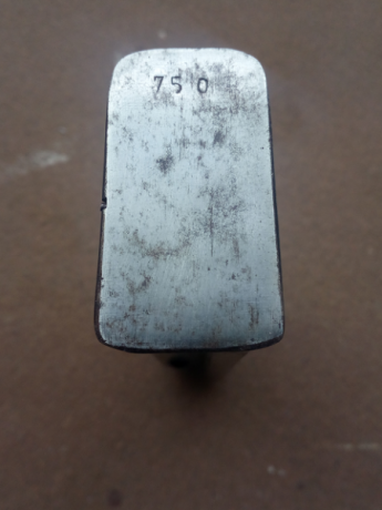 Buenos dias.
Pido opinión para identificar este cargador tipo Mauser, podría ser de Asta F, 903...
El 11