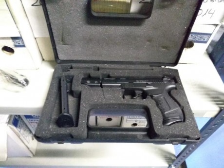 Vendo mi primera pistola, una Walter del 22. En muy buen estado, prácticamente nueva. En 200€ ya para 01