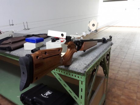 Buenas a todos,
He decidido hacer una review de esta carabina, ya que poco o nada se sabe de ella, ya 00