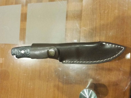 Vendo robusto cuchillo Steel 440 con hoja en acero 7cr17mov de 11,5 cm de largo y 4 mm de grosor, longitud 10
