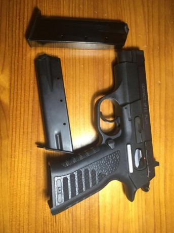 Se vende pistola sps compac plus II del 9 mm con dos cargadores , el disparador va fino, con muy poco 01