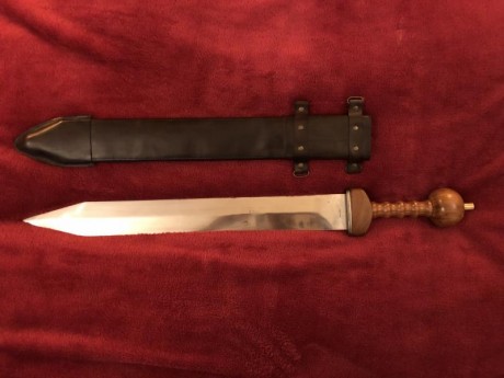 Vendo espada Gladius Pompeii fabricada por Windlass-Marto, mide 69,5 cm y esta hecha de acero. Espiga 02