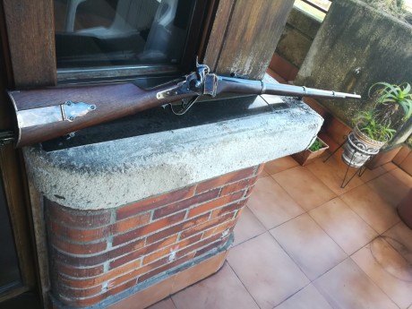 Hola. Un amigo del Club Principado de Oviedo me pide que le anuncie la venta de este rifle. Es un Sharp 00