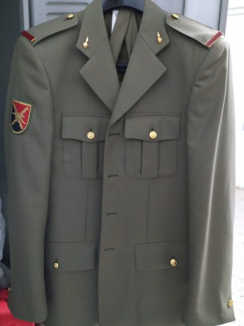 Perfecto estado muy poco uso, lo entrego con varias camisas y corbatas a estrenar ademas de su maleta 20