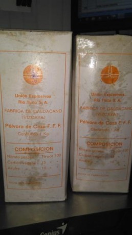 Hola compañeros tengo en mi poder dos botes de pólvora antigua F.F.F. quisiera saber si se puede recargar 00