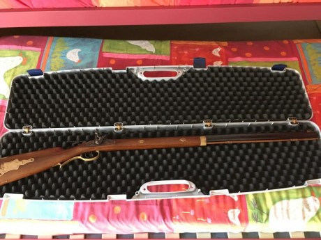 Vendo o cambio Hawken cal.45 de RS de percusión. Es un rifle que se ha usado mucho pero está en buenas 02