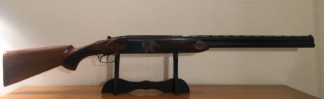 Vendo escopeta superpuesta  ,expulsora una y tres estrellas, calibre 12/70 de 71 de cañón y muy bien conservada.
Cromo 02