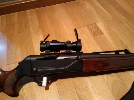 Vendo Aimpoint  Esta en perfecto estado sin rayas ni golpes, ideal para tiros rápidos , punto rojo de 00
