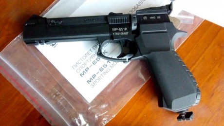 Se vende pistola BAIKAL 651M con factura aún en garantía. 
Es arma de doble acción alimentada bombonas 02