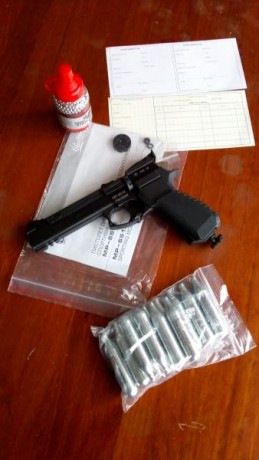 Se vende pistola BAIKAL 651M con factura aún en garantía. 
Es arma de doble acción alimentada bombonas 00