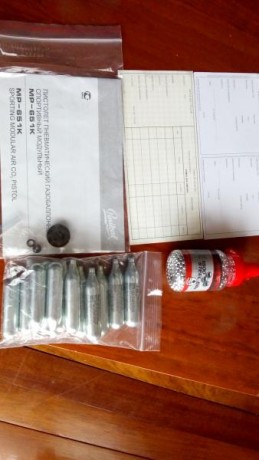 Se vende pistola BAIKAL 651M con factura aún en garantía. 
Es arma de doble acción alimentada bombonas 12