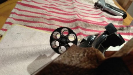 vendo tres armas cortas por dejar afición. Son: Pardini Hp32, Tanfoglio 9mm, revolver Llama Olympic 10