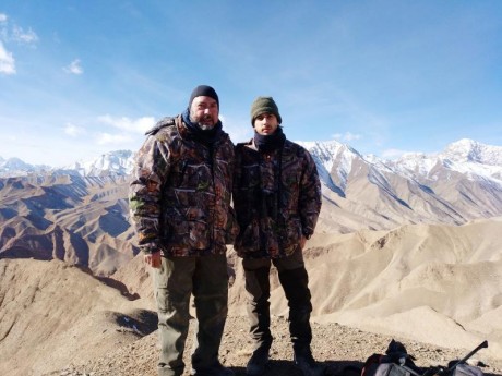 Buenas tardes a todos los foreros :

Fue en marzo cuando concrete y cerré mi sueño , cazar un Ibex en 01