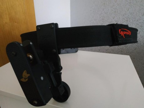 GLOCK17 3GEN  en perfecto estado, con muy pocos disparos. Con alza+punto de mira LPA, 4 cargadores Glock, 00