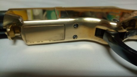Hola a todos:
Un compañero de club me ha pedido que le anuncie la venta de este precioso rifle.
Henry 12