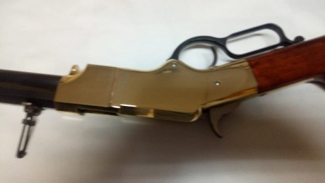 Hola a todos:
Un compañero de club me ha pedido que le anuncie la venta de este precioso rifle.
Henry 10