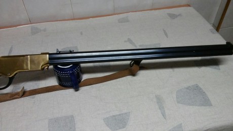 Hola a todos:
Un compañero de club me ha pedido que le anuncie la venta de este precioso rifle.
Henry 21