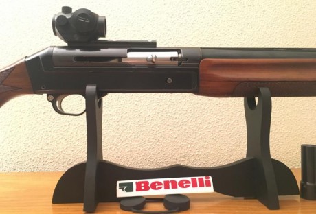  BENELLI SL 121 con polichoque. Incorpora de serie protector y boquillas de 3 y 4  estrellas, ademas de 01