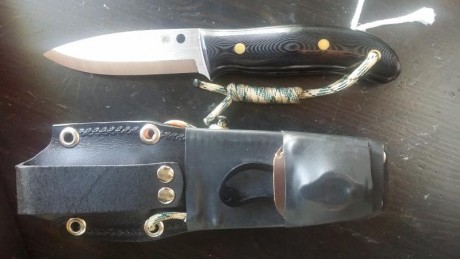 Cuchillo de supervivencia de la famosa marca SPYDERCO, modelo bushcraft UK. Acero 01 tool steel (alto 02