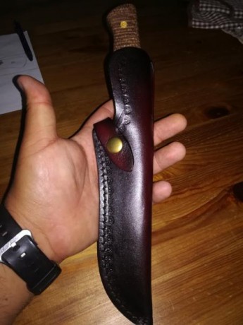 Cuchillo de caza o supervivencia en acero D2 una hoja de 15 cm grosor 4,8mm muy cortador y punzante su 00