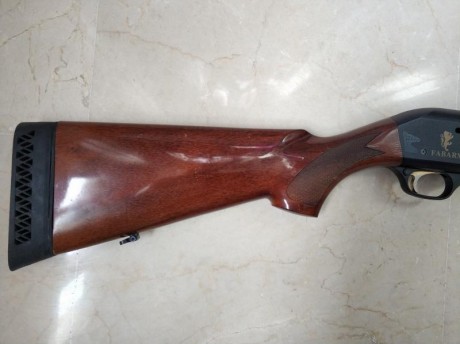 Se vende semiautomática Fabarm Europa, 71 cm de cañón, con 5 chokes interiores, muy poco retroceso, en 10