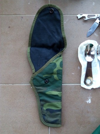 Buenas vendo...
-Ceñidor nuevo del ET 10 euros
-Cinturón interior pantalón nuevo del ET 5 euros
-Linterna 12