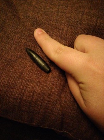 El otro día caminando por el campo de tiro del Mallorca 13 me encontré esta punta de bala es muy extraña 00