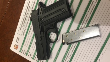 Esta es mi arma corta para defensa personal. 
Me gustaría saber vuestra opinión. Es 9 mm. corto.




 00