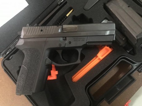 Se vende pistola  Sig Sauer SP2022  con muy muy muy poco uso... no habrá tirado ni 150 cartuchos, ya que 31