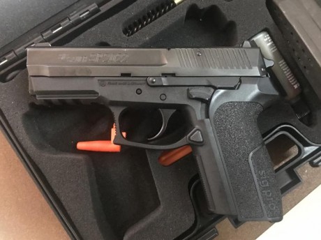 Se vende pistola  Sig Sauer SP2022  con muy muy muy poco uso... no habrá tirado ni 150 cartuchos, ya que 30