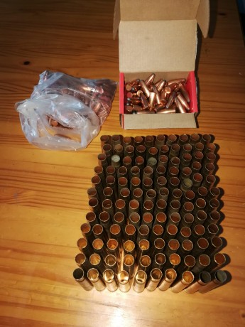 Buenas pongo a la venta 120 vainas y 200 puntas del 375 H&H . Las vainas son de único disparo y las 02