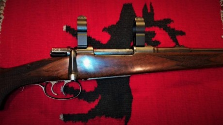 SE VENDE RIFLE DE CERROJO CAJA LARGA (ACCIÓN MAUSER 98) CON PELO, FINAS MADERAS AL ACEITE Y PRECIOSO CERROJO 01